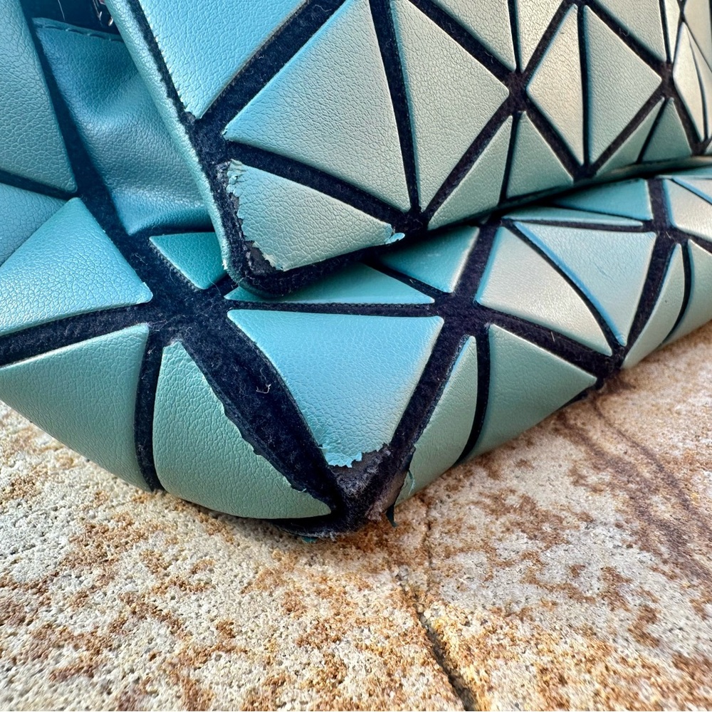ISSEY MIYAKE Bao Bao✨Pyramid Crossbody Shoulder Bag ✨Matte Finish ✨Blue | Green - Picture 11 of 17